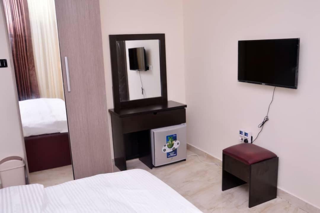 City Nest Hotel Ogombo المظهر الخارجي الصورة